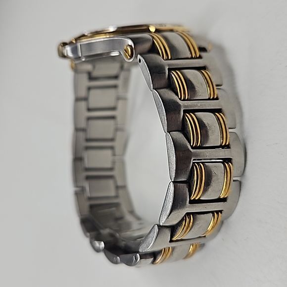 Authentic Gucci Watch 9040 M Mens Dial Quartz Two-Tone Link Date Watch - Picture 11 of 16